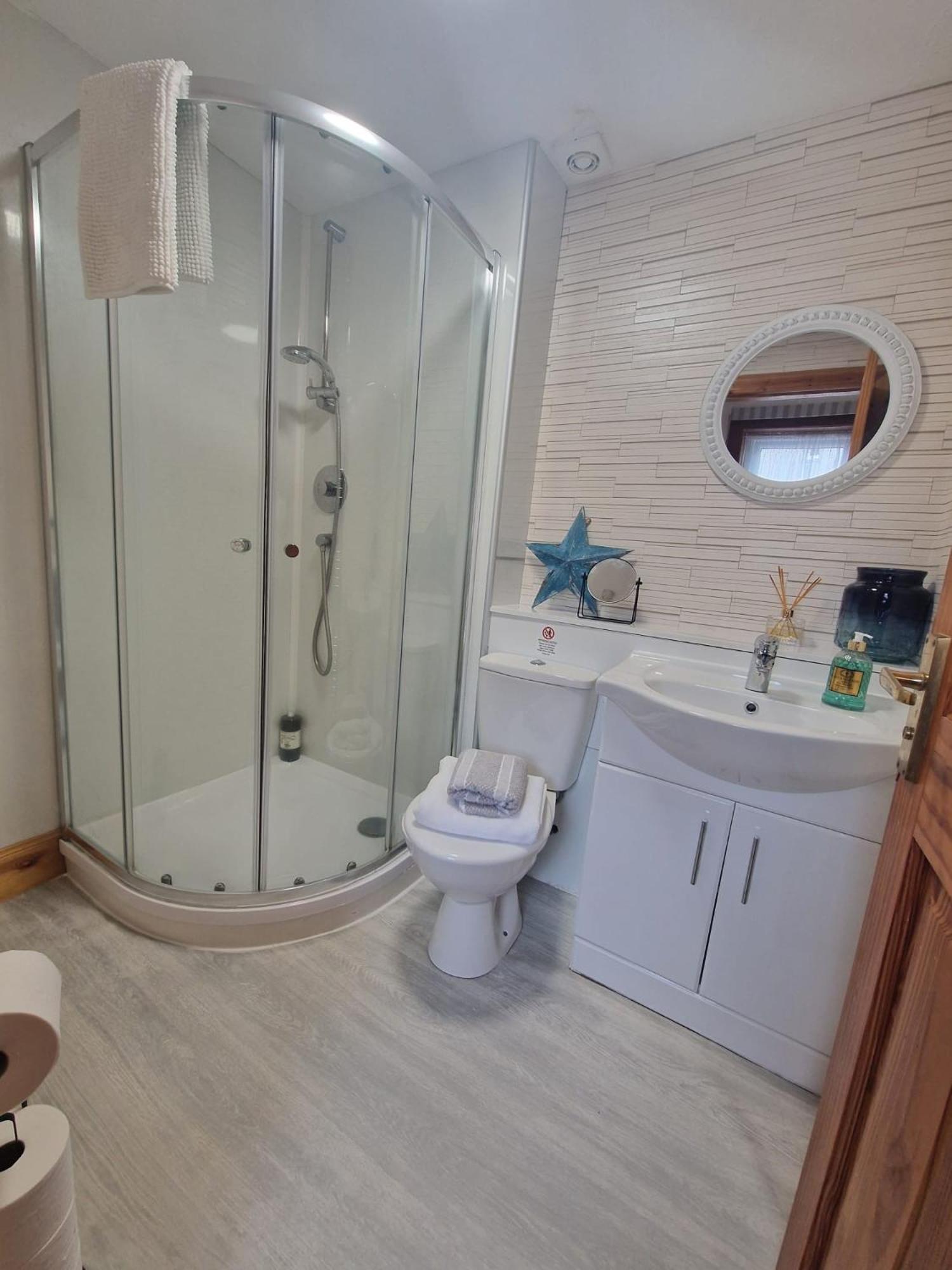 North Coast Property - Number 4 - The Beach House Thurso Bagian luar foto